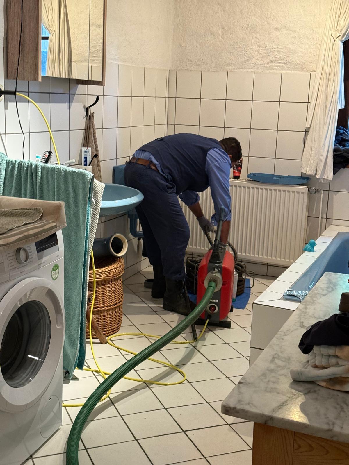 24h-Schnelldienst GmbH Rohrreinigung und Kanalreinigung